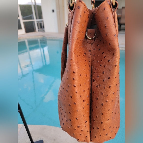 Got It Love It Large Textured Ostrich Print Leather Hobo/Crossbody/Tote - Picture 8 of 15